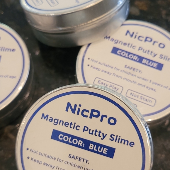 New & Sealed NicPro Magnetic Blue Putty Slime - Picture 4 of 4